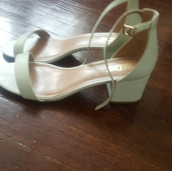 Sandals - Picture 2 of 3